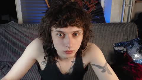 Ian online show from April 25, 6:27 pm