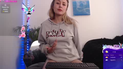 Gabriela online show from December 22, 3:11 pm