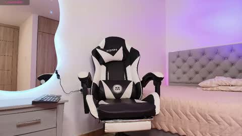 Gabbie  online show from October 2, 3:27 am