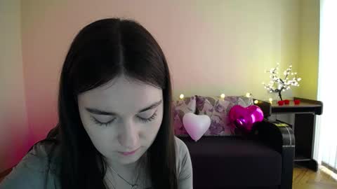 Snapshot of gabby_di chatting on March 12, 12:04 pm Jaklin online show from March 12, 12:04 pm