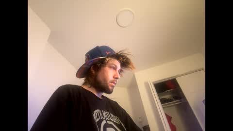 yeeah online show from February 23, 9:33 am