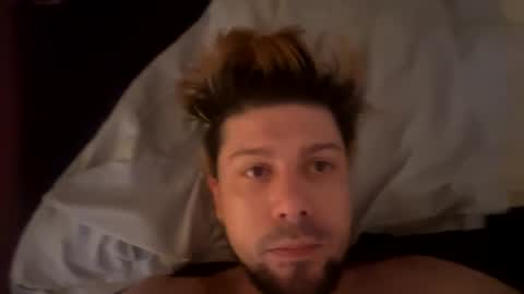 yeeah online show from December 4, 9:07 pm