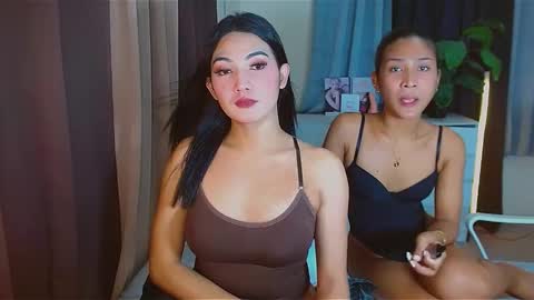 gabriela_deluxe online show from February 16, 6:39 pm