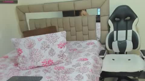 Snapshot of gabriela_ponce chatting on February 16, 8:55 pm gabriela ponce online show from February 16, 8:55 pm