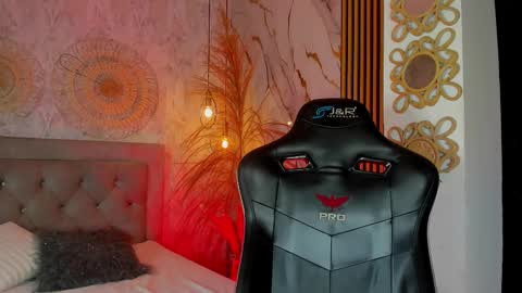   online show from September 26, 3:09 pm