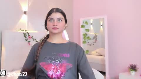 Snapshot of gabriellahoney18 chatting on March 3, 7:17 pm Gabriella online show from March 3, 7:17 pm