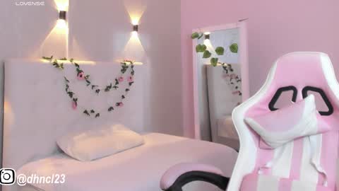 Snapshot of gabriellahoney18 chatting on March 11, 10:09 pm Gabriella online show from March 11, 10:09 pm