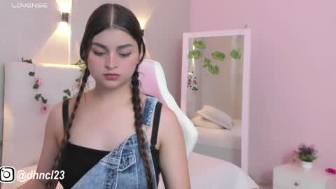 Snapshot of gabriellahoney18 chatting on January 31, 7:29 pm Gabriella online show from January 31, 7:29 pm