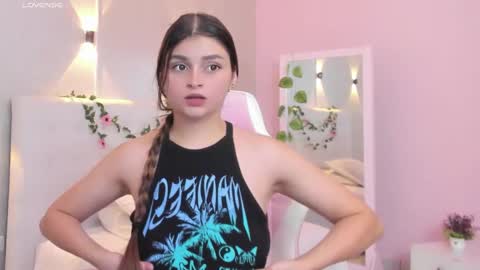 Snapshot of gabriellahoney18 chatting on March 1, 7:26 pm Gabriella online show from March 1, 7:26 pm