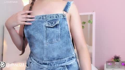 Snapshot of gabriellahoney18 chatting on January 31, 10:42 pm Gabriella online show from January 31, 10:42 pm