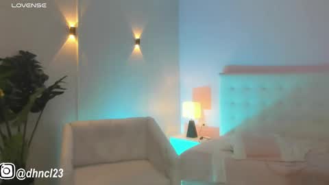 Snapshot of gabriellahoney18 chatting on September 13, 8:22 pm Gabriella online show from September 13, 8:22 pm