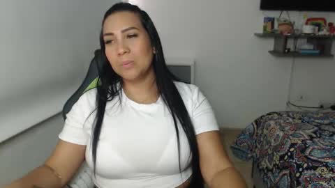 Snapshot of gaby_bluexx chatting on February 11, 2:46 pm Gaby Blue online show from February 11, 2:46 pm