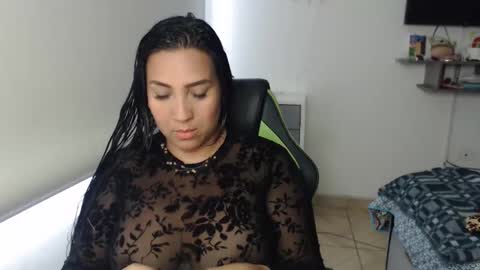 Snapshot of gaby_bluexx chatting on January 27, 8:49 pm Gaby Blue online show from January 27, 8:49 pm