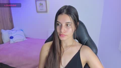 Snapshot of gaby_olsen chatting on January 17, 12:42 am Gabriela online show from January 17, 12:42 am