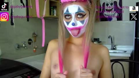 gabygumms online show from October 3, 2:25 pm