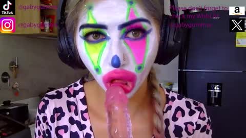 gabygumms online show from September 11, 12:50 pm