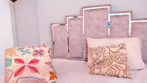 gabyyjones online show from February 28, 11:25 am