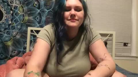 Eryn online show from December 18, 11:44 pm