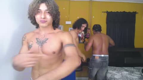 Snapshot of gael__david chatting on February 16, 6:32 am Gael online show from February 16, 6:32 am