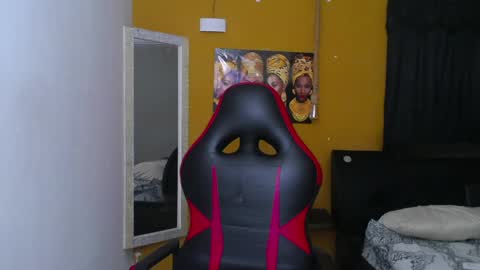 Snapshot of gael__david chatting on February 17, 2:53 am Gael online show from February 17, 2:53 am
