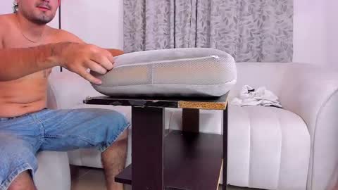 gal_stone_ online show from April 23, 12:51 am