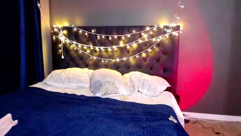 My name Lou 3 online show from December 17, 2:57 pm