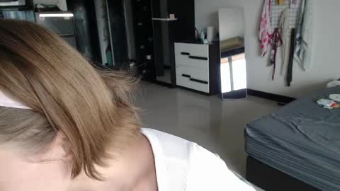 My name Lou 3 online show from June 5, 4:19 am