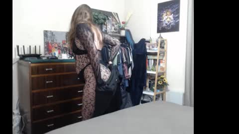 HOT  online show from November 15, 10:39 am