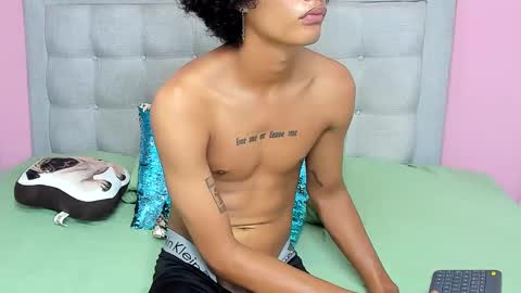 G A O LA N G online show from January 22, 5:17 pm