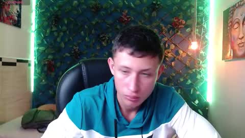 garuo_18 online show from November 15, 4:03 am