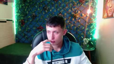 garuo_18 online show from November 28, 3:25 am