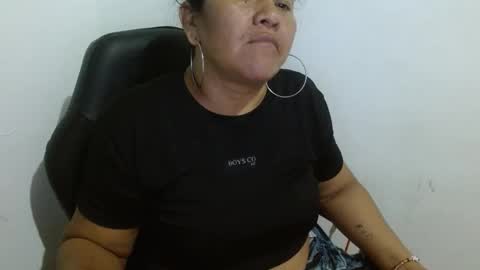 Snapshot of gatika_sexy chatting on February 4, 1:23 am katia online show from February 4, 1:23 am