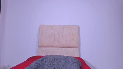 Snapshot of gatita13333321 chatting on February 17, 12:43 am gatita13333321 online show from February 17, 12:43 am