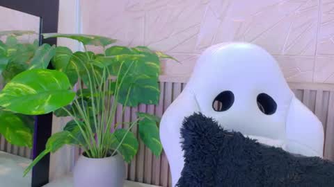 gaviluc_ online show from May 8, 1:06 pm