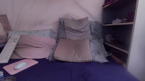 gayrobbin online show from May 15, 7:32 pm