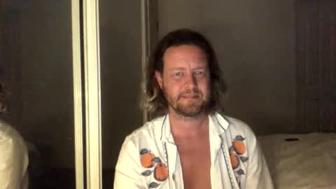 gcsurfer81 online show from October 15, 8:37 am