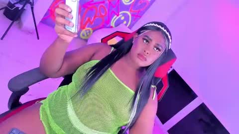 Snapshot of geanna_rose chatting on January 18, 6:24 am geanna_rose online show from January 18, 6:24 am