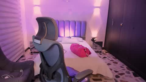 Gemma online show from November 12, 5:10 am