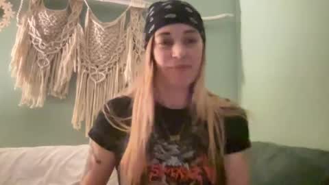Snapshot of gemmyrosee chatting on February 14, 10:17 am gemmyrosee online show from February 14, 10:17 am