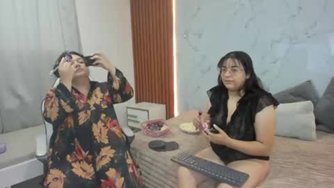 genesis_y_moon online show from June 27, 10:54 am