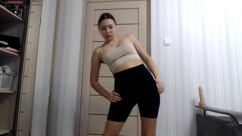 genev__ievee online show from March 9, 7:51 pm