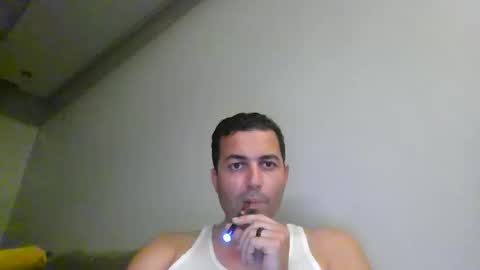 Snapshot of genteldevil chatting on October 20, 8:03 pm genteldevil online show from October 20, 8:03 pm