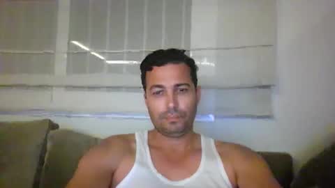 Snapshot of genteldevil chatting on October 23, 9:59 pm genteldevil online show from October 23, 9:59 pm