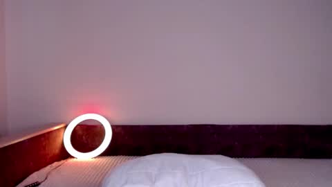 Snapshot of gentle__woman chatting on February 9, 8:21 am Chrisa online show from February 9, 8:21 am