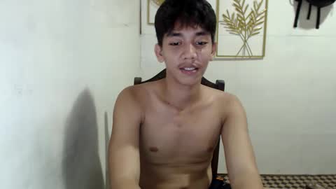 Snapshot of gentlemanlustx chatting on September 17, 6:44 pm Rayl online show from September 17, 6:44 pm
