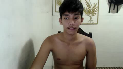 Snapshot of gentlemanlustx chatting on September 22, 1:15 pm Rayl online show from September 22, 1:15 pm