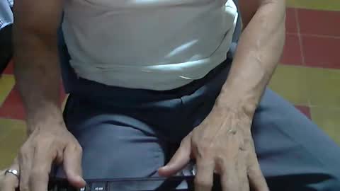 Genuino online show from January 8, 11:43 pm