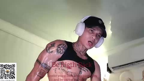 Snapshot of george_prince2 chatting on February 19, 2:33 am independent model online show from February 19, 2:33 am