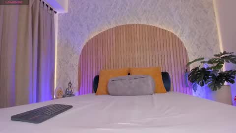 Snapshot of georginna_sins chatting on September 10, 9:05 pm Kendal online show from September 10, 9:05 pm