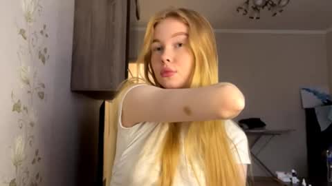 Amelia online show from October 22, 9:12 am